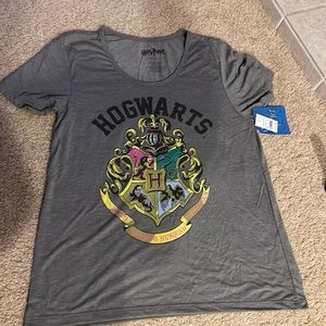 Harry Potter - grey Hogwarts t-shirt - size large